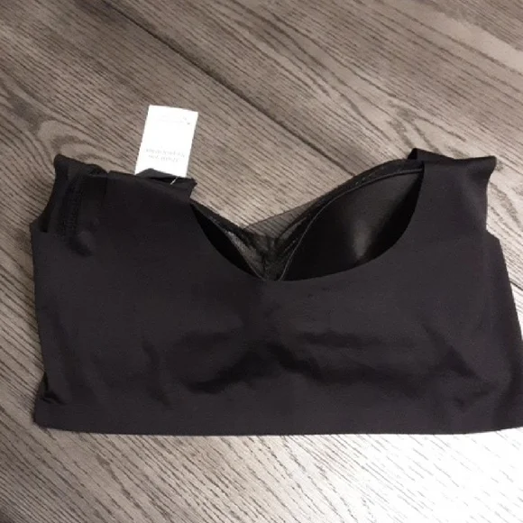 Elegant Black Lace Bra - Picture 5 of 8